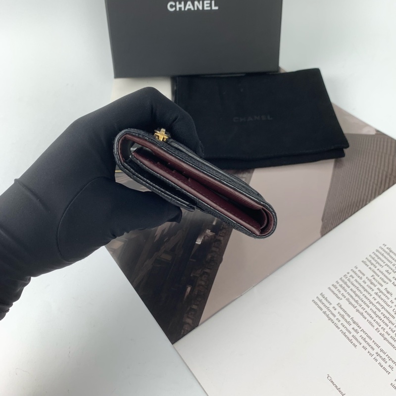 Chanel荔枝皮黑金短夾-4