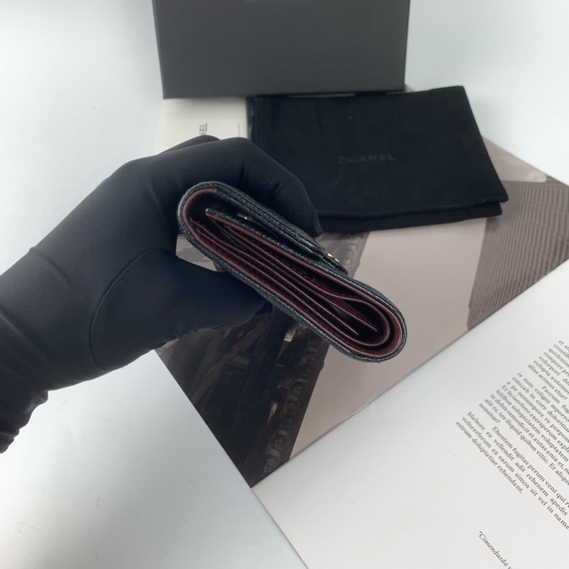 Chanel荔枝皮黑金短夾-5