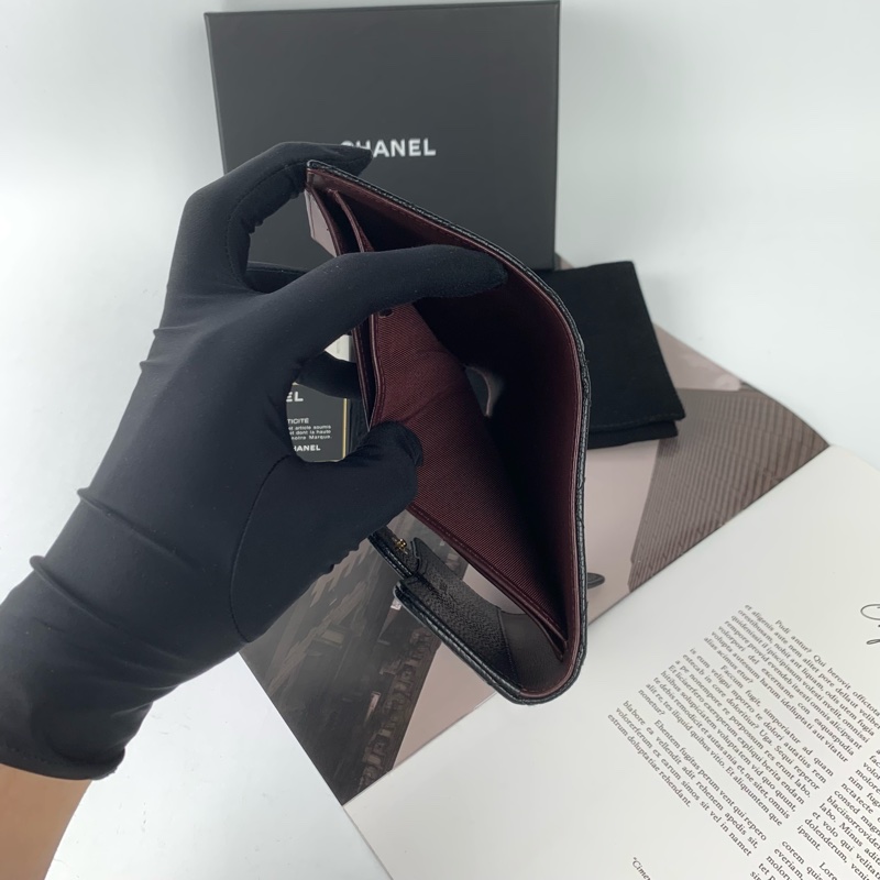 Chanel荔枝皮黑金短夾-9