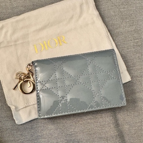 Lady Dior Bloom 卡夾 雲藍色漆面 Cannage 籐格紋小牛皮 錢包 卡包