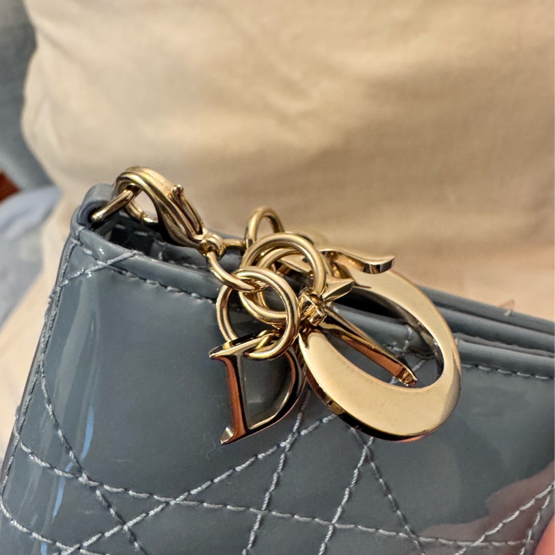 Lady Dior Bloom 卡夾 雲藍色漆面 Cannage 籐格紋小牛皮 錢包 卡包-7