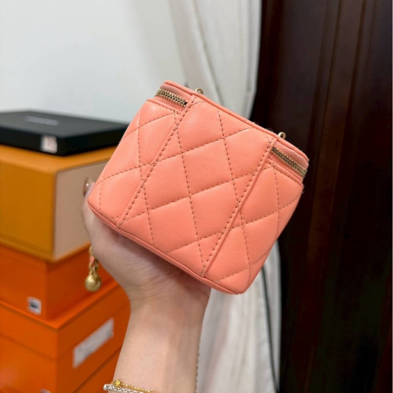 chanel 香奈兒 鮭魚粉 金球 化妝包 斜背包 肩背包 手提包 小廢包 小盒子-12