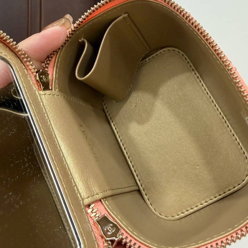 chanel 香奈兒 鮭魚粉 金球 化妝包 斜背包 肩背包 手提包 小廢包 小盒子-24