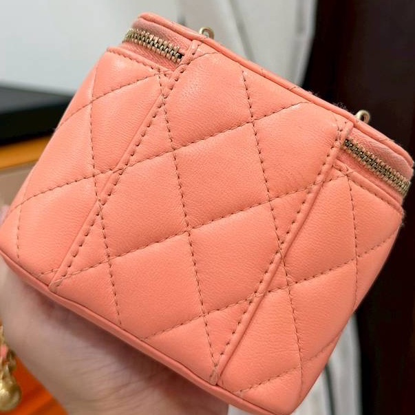 chanel 香奈兒 鮭魚粉 金球 化妝包 斜背包 肩背包 手提包 小廢包 小盒子-25