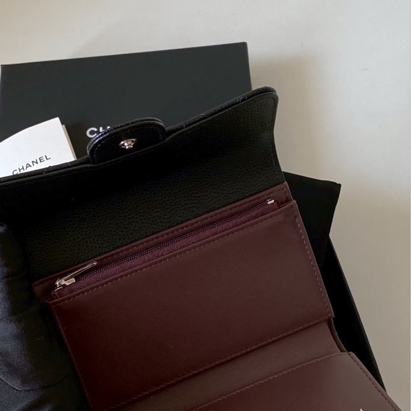 香奈兒黑金荔枝皮中夾-9