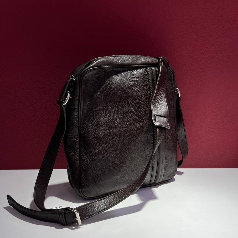 古馳/Gucci 光滑荔枝紋牛皮 咖啡色 包王 棕色竪版郵差包 斜挎包 尺寸:26*6*28 cm-1