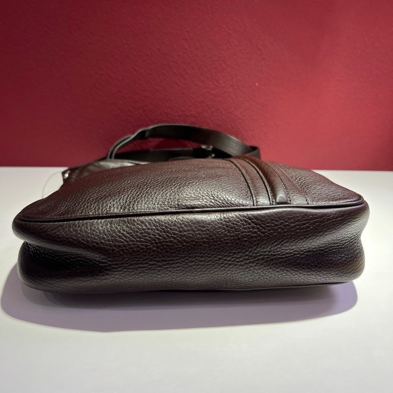 古馳/Gucci 光滑荔枝紋牛皮 咖啡色 包王 棕色竪版郵差包 斜挎包 尺寸:26*6*28 cm-4