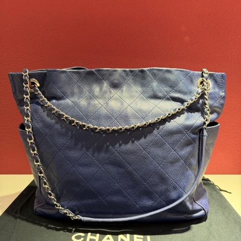 Chanel 藍色荔枝牛皮 105786 單肩包 尺寸：32x10x29cm