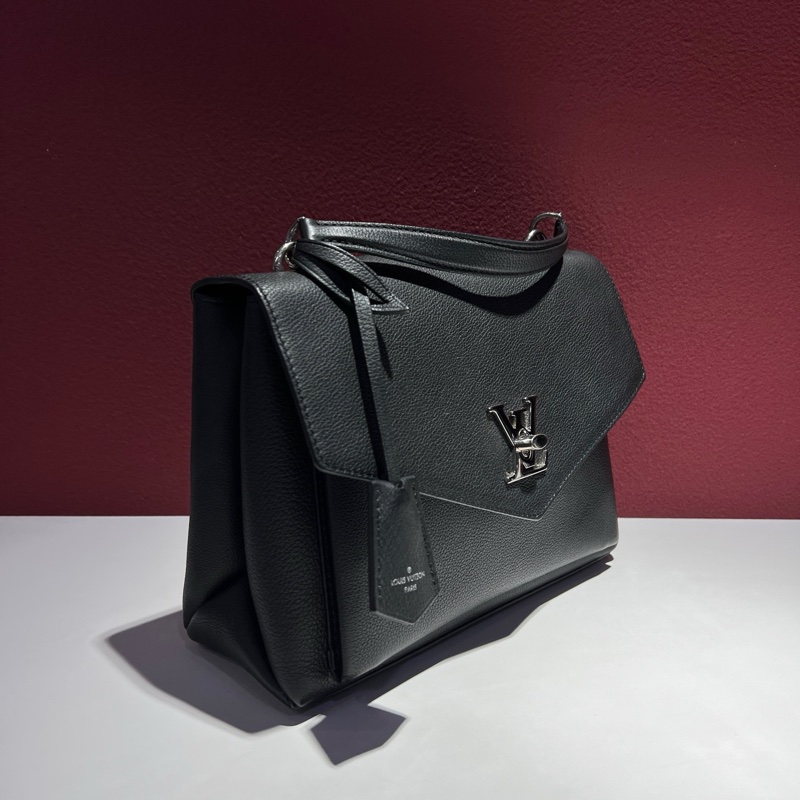 路易威登/Louis Vuitton Lock me系列 銀扣 荔枝紋 黑色斜挎包 手提包 尺寸:27*9*20 cm-1