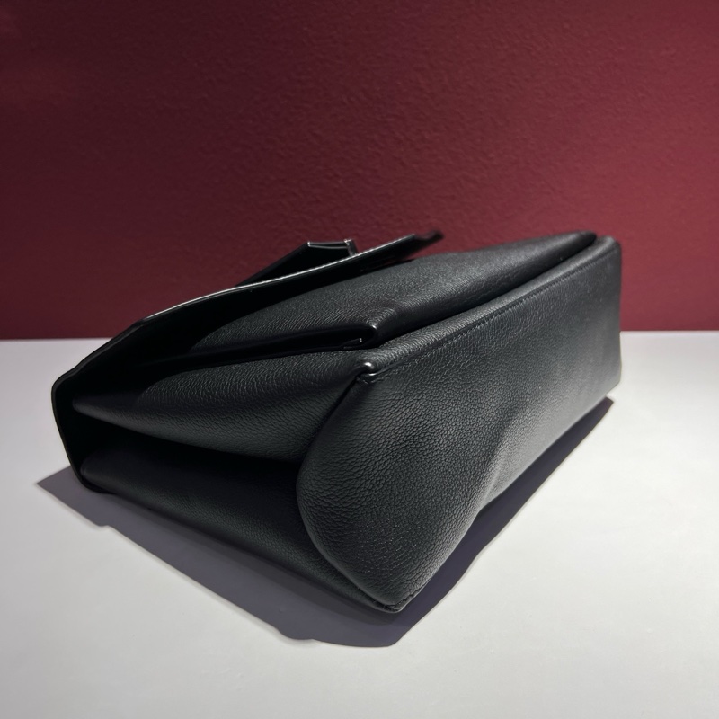 路易威登/Louis Vuitton Lock me系列 銀扣 荔枝紋 黑色斜挎包 手提包 尺寸:27*9*20 cm-5