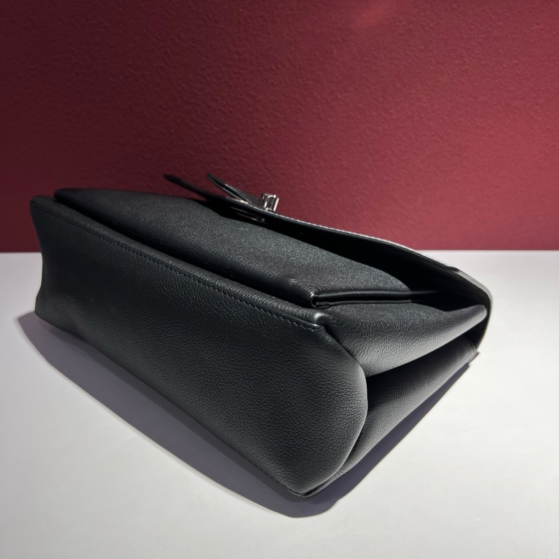 路易威登/Louis Vuitton Lock me系列 銀扣 荔枝紋 黑色斜挎包 手提包 尺寸:27*9*20 cm-6