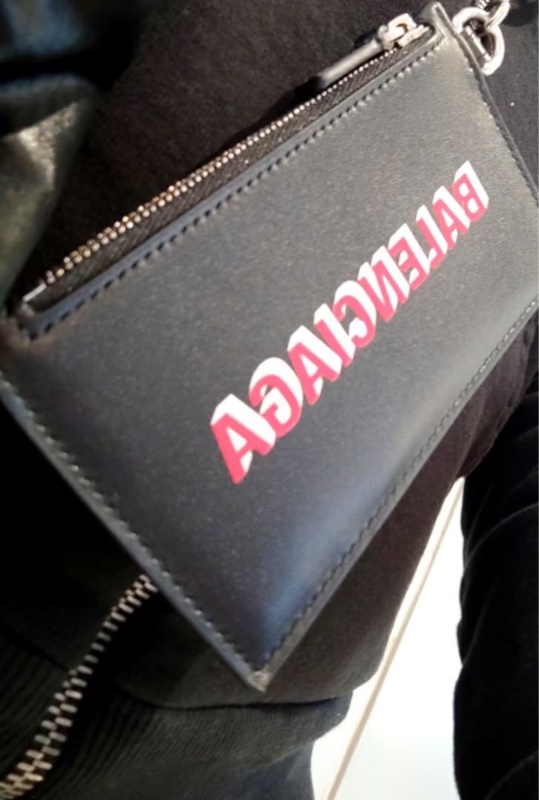 BALENCIAGA 巴黎世家 黑色 掛脖 吊繩 證件夾 證件包 卡包 卡夾 零錢包 皮夾 錢夾-2