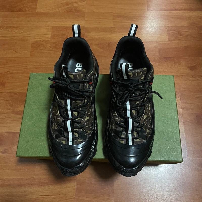 Burberry巴寶莉時尚運動鞋 棕色  41碼-2