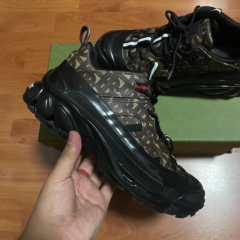 Burberry巴寶莉時尚運動鞋 棕色  41碼-7