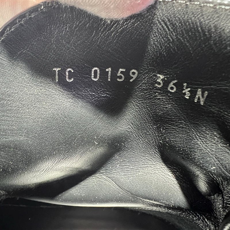 路易威登/Louis Vuitton  99新黑色牛皮靴子 金扣 36.5碼 鞋長：26 cm 鞋跟：3.5 cm 。-7