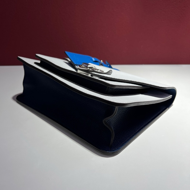 路易威登/Louis Vuitton  Neo Monceau 白色水波紋郵差包 長：25 cm 寬：8 cm 高：16 cm 。-5