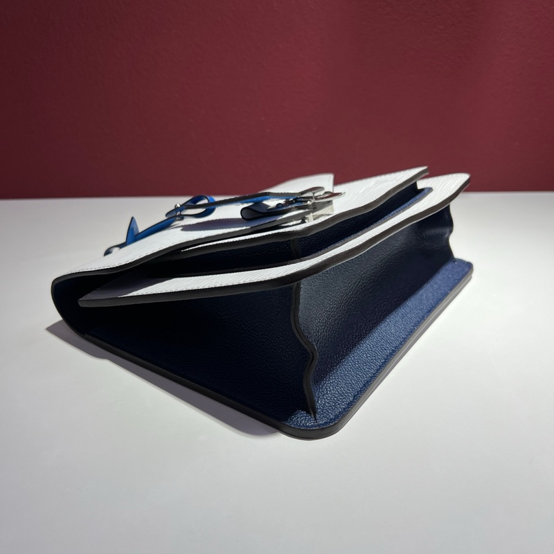 路易威登/Louis Vuitton  Neo Monceau 白色水波紋郵差包 長：25 cm 寬：8 cm 高：16 cm 。-7