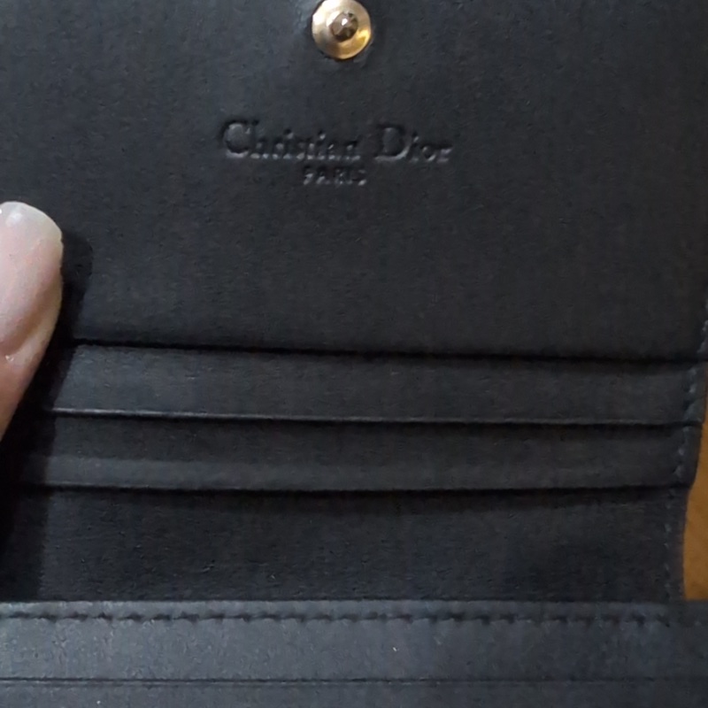 🩶全配 DIOR 經典Lady Dior系列藤格紋圖案小羊皮暗釦短夾(黑色)-11
