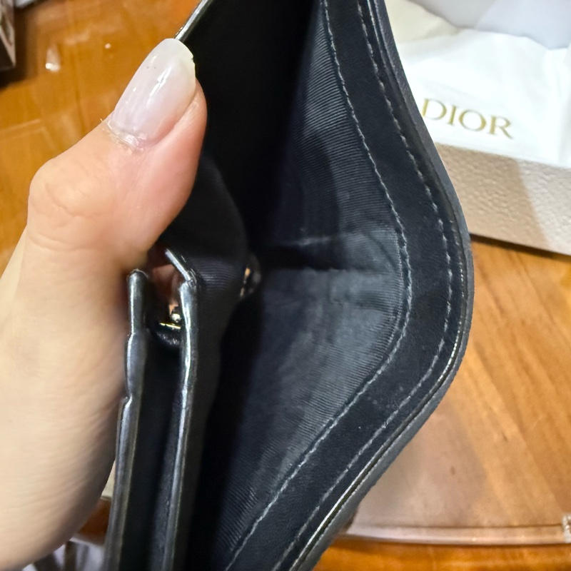 🩶全配 DIOR 經典Lady Dior系列藤格紋圖案小羊皮暗釦短夾(黑色)-24