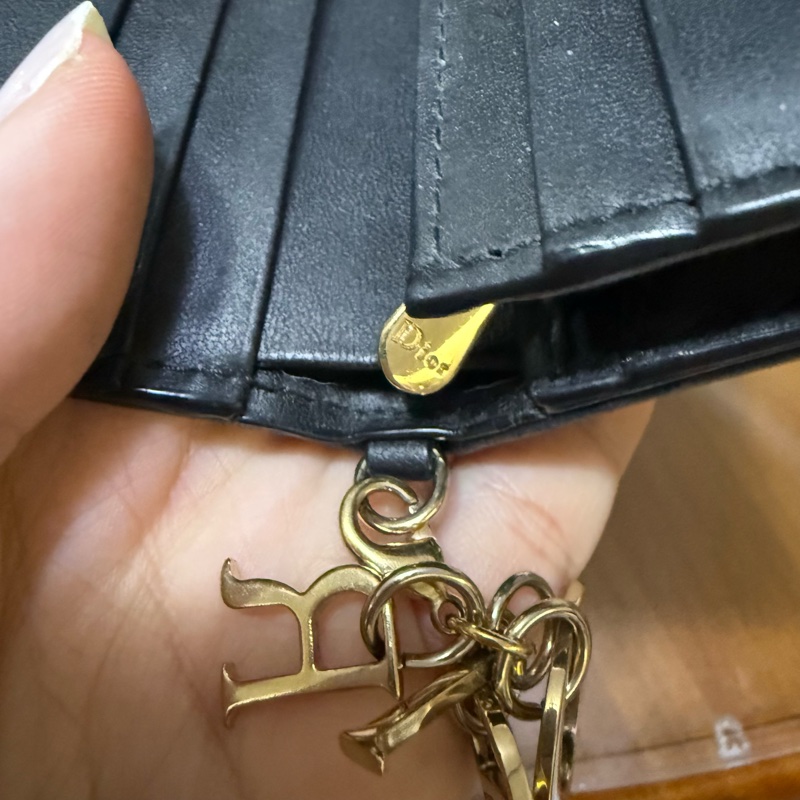 🩶全配 DIOR 經典Lady Dior系列藤格紋圖案小羊皮暗釦短夾(黑色)-26