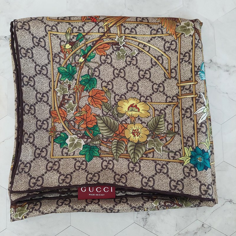 GUCCI 古馳 印花桑蠶絲斜紋方巾~95新閒置品-19