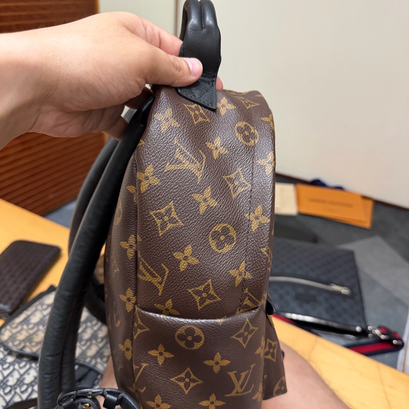 Lv老花後背包 (中號)-1