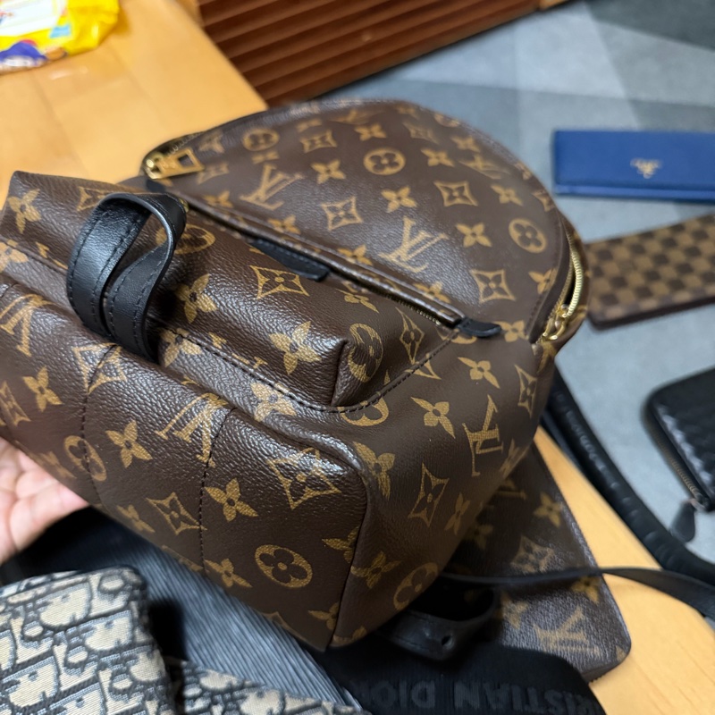 Lv老花後背包 (中號)-7