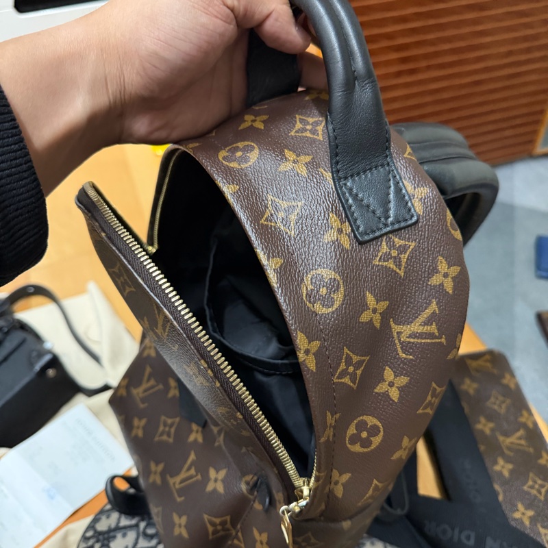 Lv老花後背包 (中號)-12