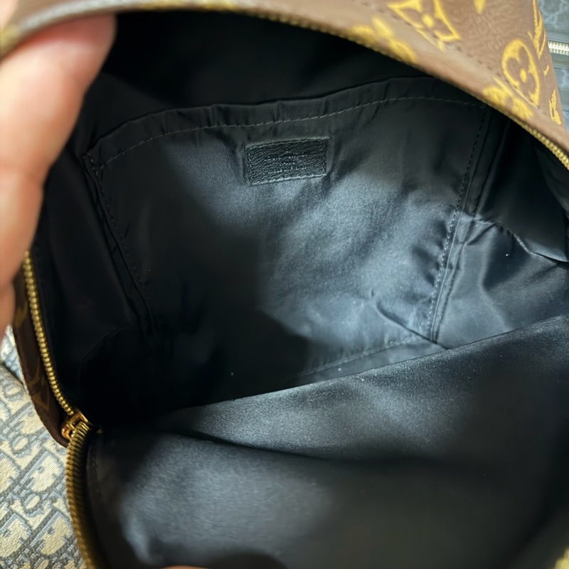 Lv老花後背包 (中號)-13