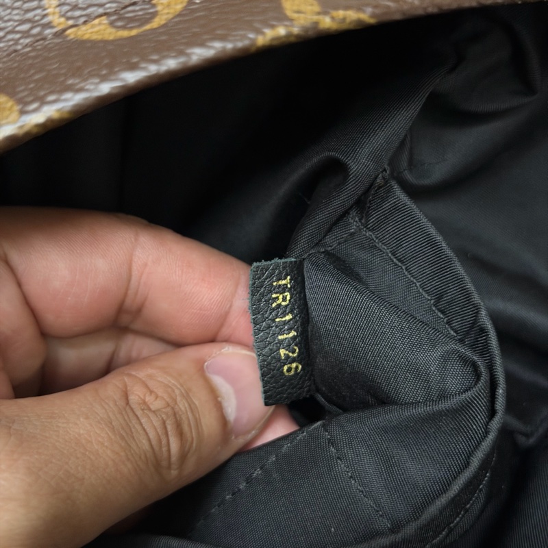 Lv老花後背包 (中號)-15