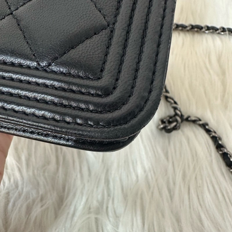 Chanel 黑皮銀釦格紋boy woc 斜背包-8