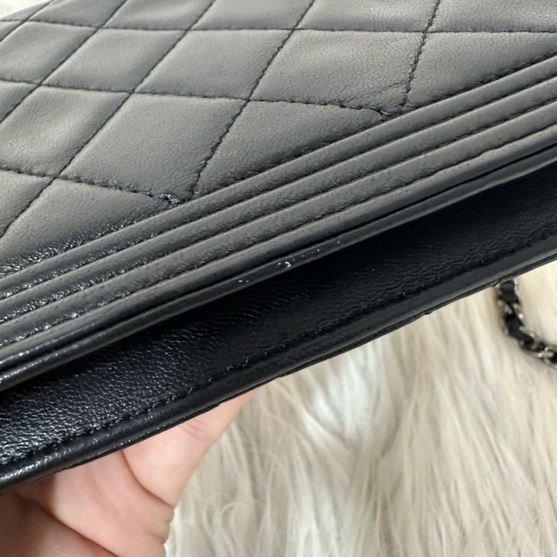 Chanel 黑皮銀釦格紋boy woc 斜背包-9