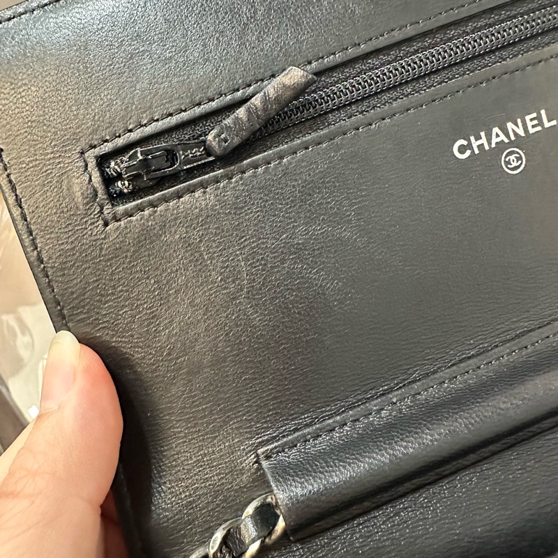 Chanel 黑皮銀釦格紋boy woc 斜背包-25