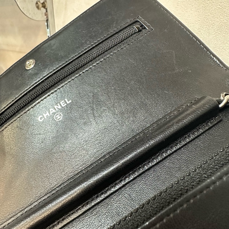 Chanel 黑皮銀釦格紋boy woc 斜背包-27