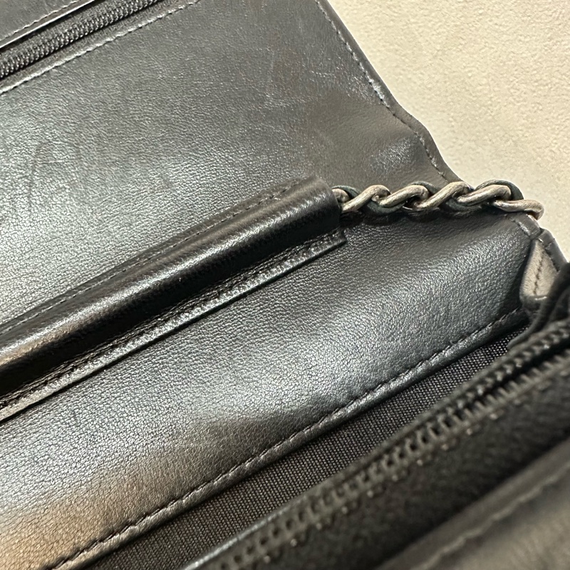 Chanel 黑皮銀釦格紋boy woc 斜背包-32