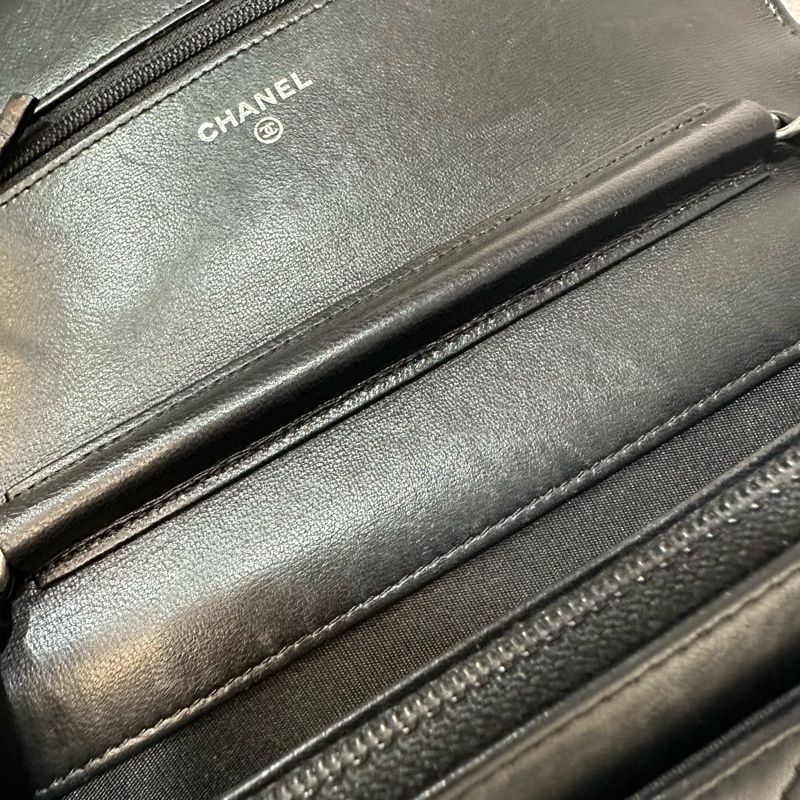 Chanel 黑皮銀釦格紋boy woc 斜背包-33