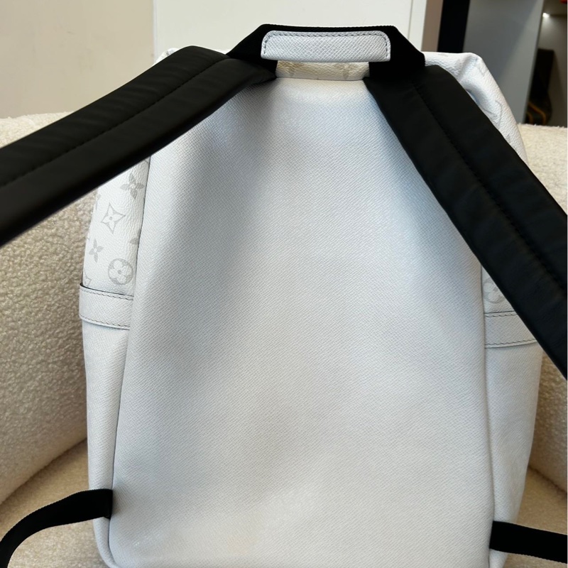 路易威登 / Louis Vuitton M30953 Monogram 塗層帆布及 Taïga 牛皮革背包-2