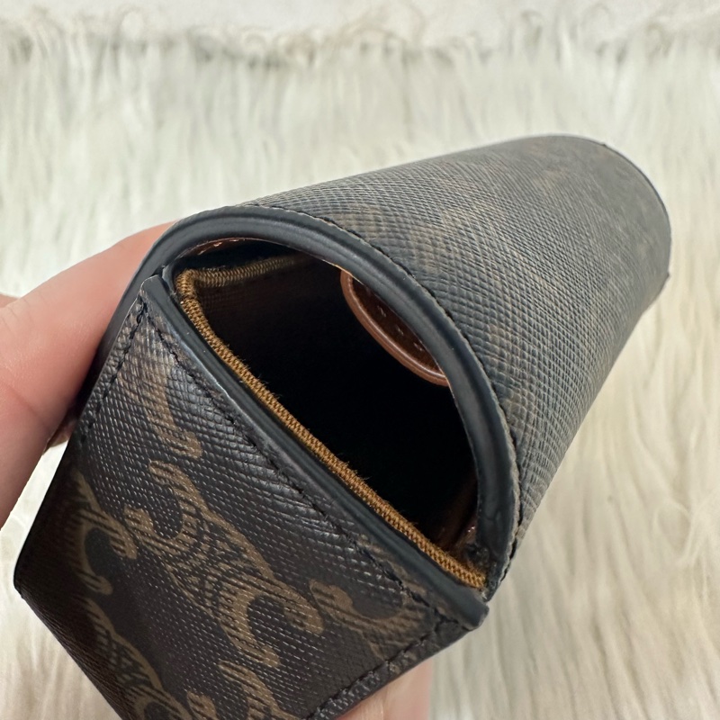 Celine 老花金釦凱旋門迷你斜背包-10