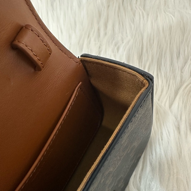 Celine 老花金釦凱旋門迷你斜背包-22