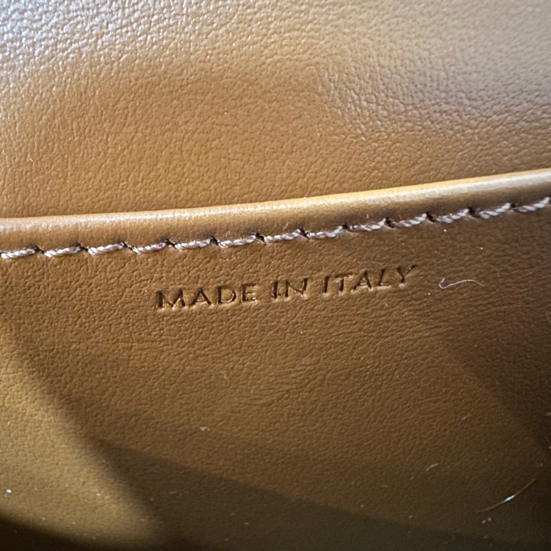 Celine 老花金釦凱旋門迷你斜背包-27