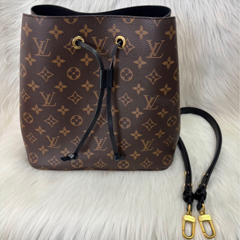 LV 路易威登 NEONOE系列 黑桶中號 牛皮黑色水桶包-0