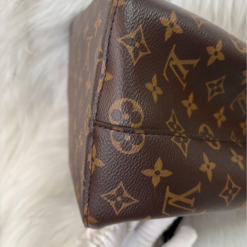 LV 路易威登 NEONOE系列 黑桶中號 牛皮黑色水桶包-6