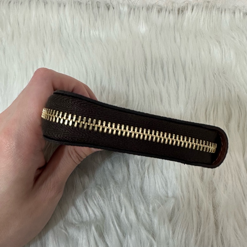 LV M60067 原花金釦拉鏈零錢包-13