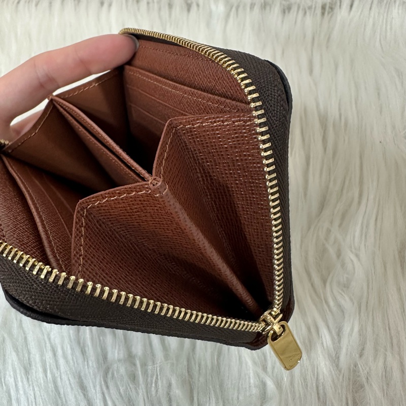 LV M60067 原花金釦拉鏈零錢包-16