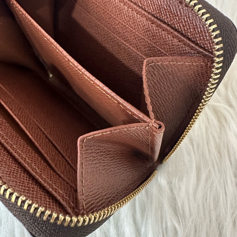 LV M60067 原花金釦拉鏈零錢包-18