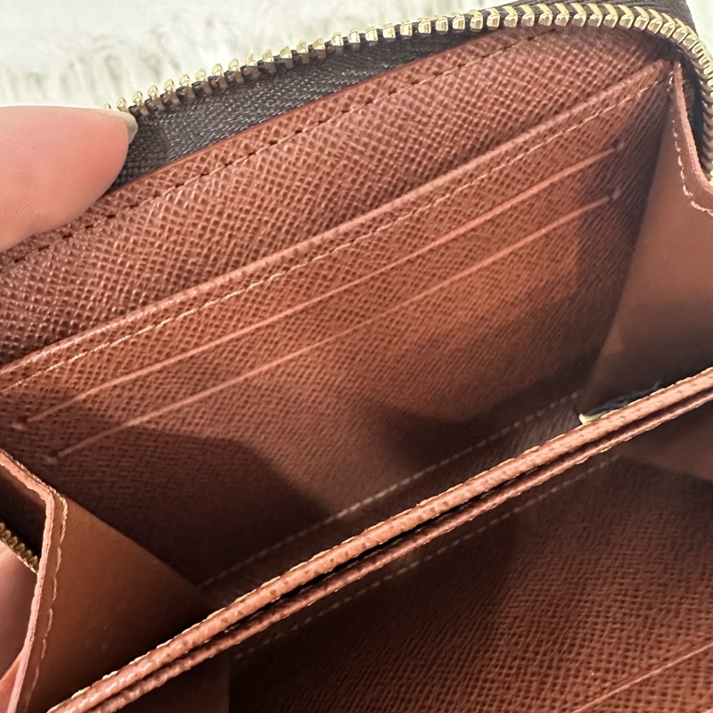 LV M60067 原花金釦拉鏈零錢包-21