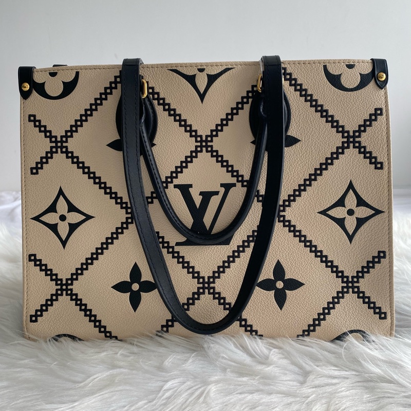 路易威登 / Louis Vuitton M46016 ONTHEGO 中號 菱格刺繡款 晶片款 狀態極佳-0