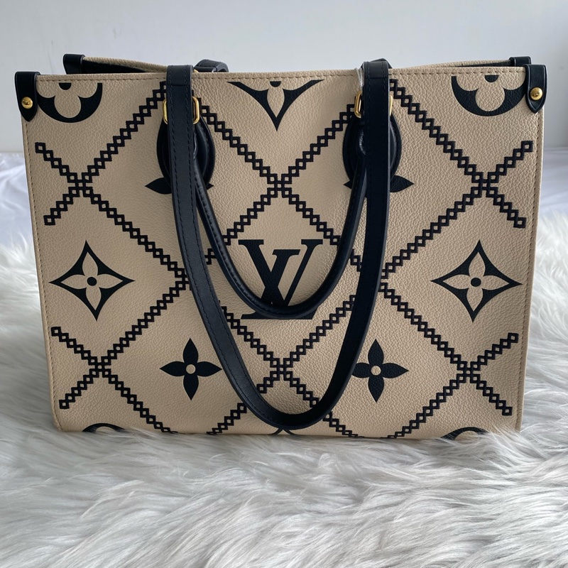 路易威登 / Louis Vuitton M46016 ONTHEGO 中號 菱格刺繡款 晶片款 狀態極佳-1