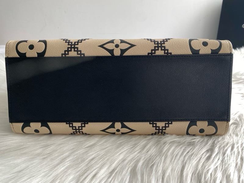 路易威登 / Louis Vuitton M46016 ONTHEGO 中號 菱格刺繡款 晶片款 狀態極佳-6