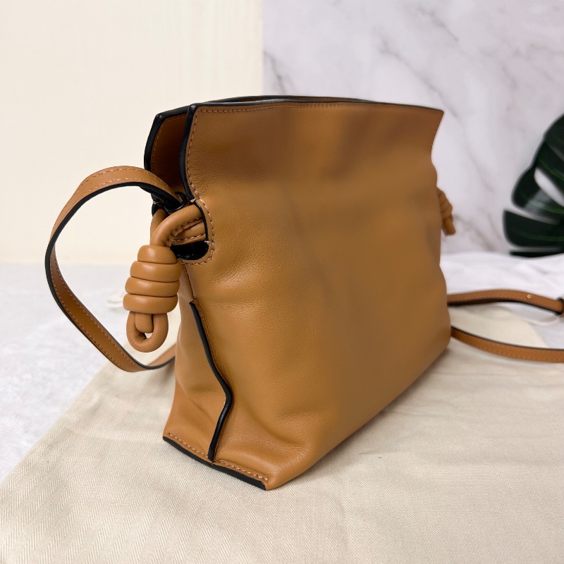 Loewe Flamenco 系列肩背包福袋包-9